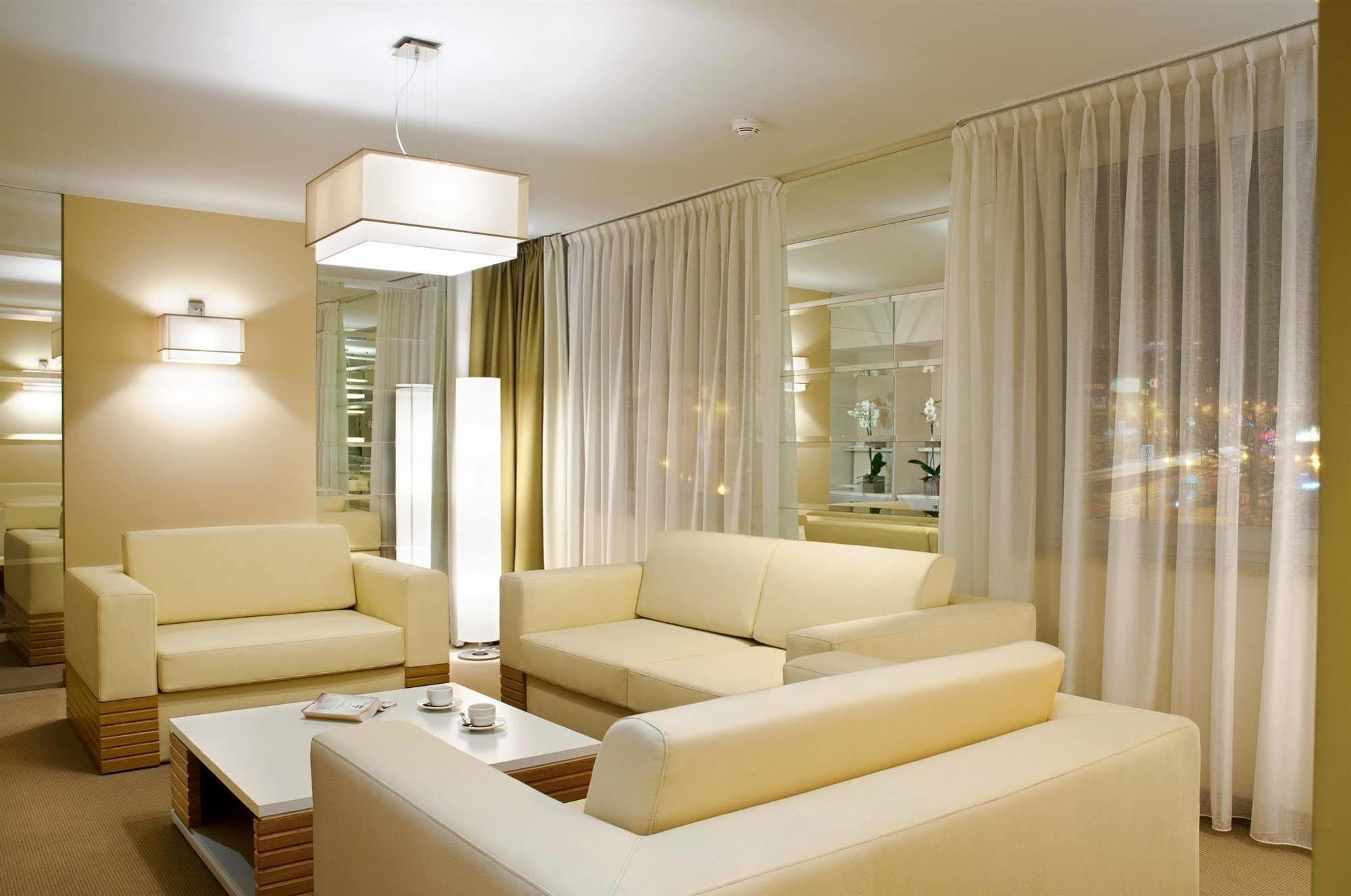 Hotel Petropol Плоцк Екстериор снимка