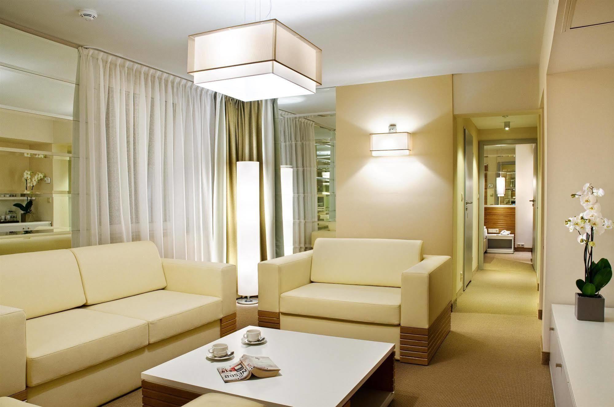 Hotel Petropol Плоцк Екстериор снимка