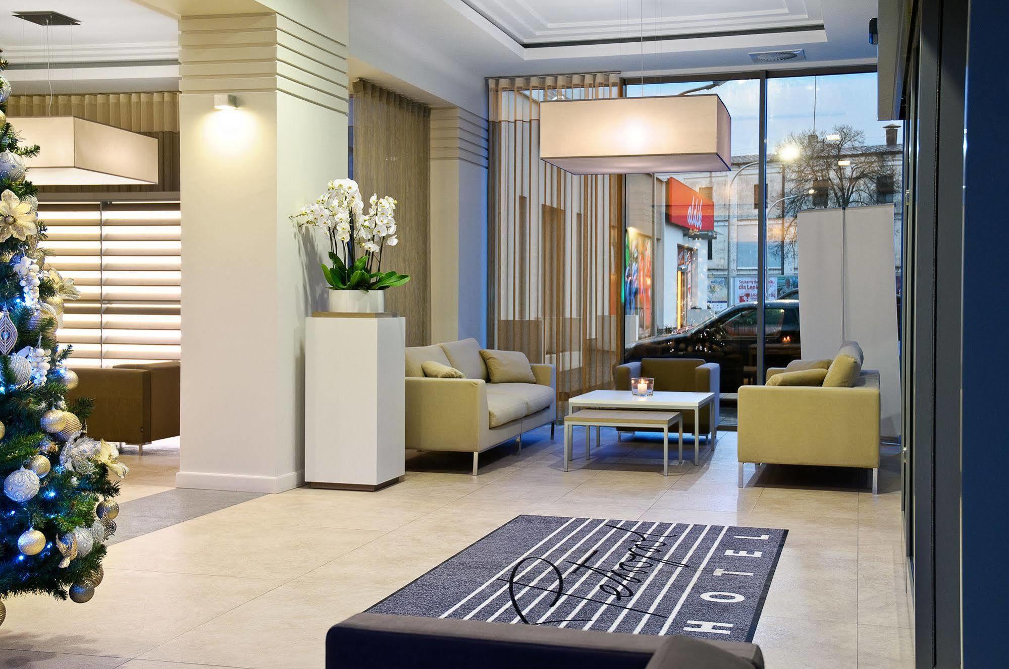 Hotel Petropol Плоцк Екстериор снимка